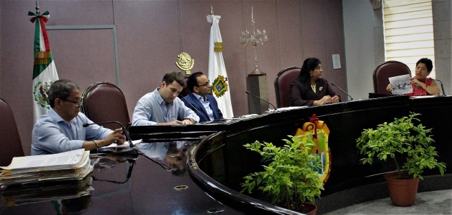 En sesión de la comisión de Hacienda Municipal, en el Congreso del Estado, se discutió acerca de la renovación de la concesión del relleno sanitario de Xalapa, a la empresa Proactiva. 