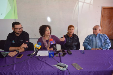 Yadira Hidalgo, Directora del Instituto Municipal de las Mujeres, acompañada por la Doctora Patricia Ponce, en conferencia de prensa hablaron sobre el trabajo realizado a lo largo de dos años con las pruebas rápidas para la detección oportuna del VIH-SIDA, las cuales arrojaron 53 casos de personas que fueron vinculadas para su tratamiento.