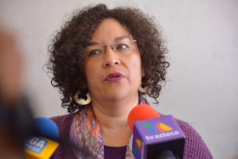 Yadira Hidalgo, Directora del Instituto Municipal de las Mujeres, acompañada por la Doctora Patricia Ponce, en conferencia de prensa hablaron sobre el trabajo realizado a lo largo de dos años con las pruebas rápidas para la detección oportuna del VIH-SIDA, las cuales arrojaron 53 casos de personas que fueron vinculadas para su tratamiento.