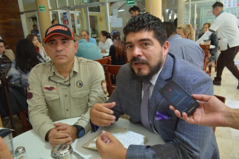 El Diputado local Zenyazen Escobar, dijo que sacaron de la orden del día en Sesión del Congreso, el punto propuesto por Morena para promover el fondo anual para vivienda digna a maestros del estado, el cual sería una aportación compartida por el gobierno estatal y los interesados.