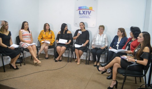 La diputada Cinthya Lobato, acompañada por titulares de Unidades de Género, anunció varios eventos y actividades por el Día Internacional de la Eliminación de la Violencia contra la Mujer.  