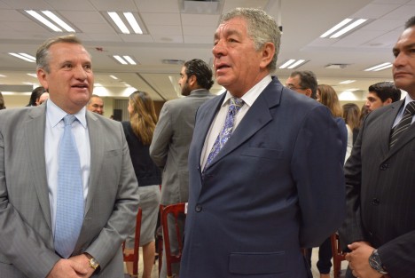 El Magistrado Presidente del Poder Judicial en el estado, Edel Álvarez Peña, acompañado por el Gobernador Miguel Ángel Yunes, Magistrados, Secretarios de despacho e invitados especiales, rindió su primer informe de actividades al frente de este poder.
