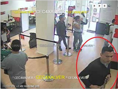 Este viernes un sujeto armado asaltó una sucursal del banco HSBC, ubicada en la avenida Antonio Chedraui Caram, a un lado del centro comercial Plaza Crystal, en Xalapa, elementos de la Policía realizaron un operativo, sin embargo no lograron detener al ladrón.