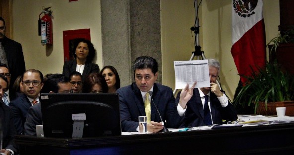 Este viernes dieron inicio la comparecencias de los integrantes del gabinete del Gobernador Yunes Linares. Correspondió al Secretario de Gobierno, Rogelio Franco, y al titular de la SSP, Jaime Téllez Marié, ser los primeros en repetir el discurso de que todo ha cambiado de un año para acá;  esto ante los cuestionamientos de diputados de oposición. 