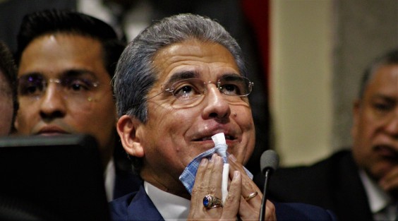 Sin embargo, Moreno Chazzarini,dejó entrever que la reestructuración de la deuda pública oscilará entre los 920 y hasta mil 320 millones de pesos.  