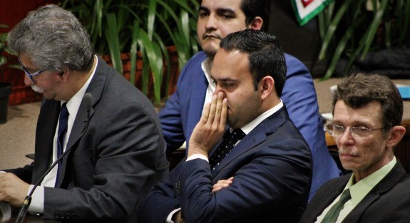 Este sábado, el titular de la Secretaría de Finanzas, Guillermo Moreno Chazzarini, acudió a comparecer ante diputados de la LXIV Legislatura de Veracruz, como parte de la Glosa del Informe de Gobierno de Miguel Ángel Yunes Linares. 