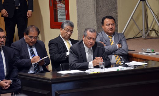 Ante la LXIV Legislatura del Estado, compareció el titular de la Secretaría de Educación de Veracruz (SEV) a quien las diputadas y diputados preguntaron en relación a la rehabilitación de escuelas, validez legal de estudios de la UPAV, las denuncias por desvío de recursos en esta dependencias, el mobiliario entregado a los planteles y los convenios para el pago de luz eléctrica, entre otros temas. 