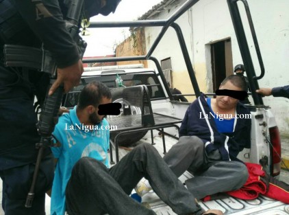 Elementos de la Policía Municipal lograron la detención de tres individuos que supuestamente intentaban secuestrar a la hermana del alcalde de este municipio.