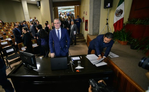 Julen Rementería dijo  que ha puesto orden en la secretaría a su cargo, sacando pendientes de la administración pasada. Según él equivalentes a lo que se pudo hacer en 2 o 3 años en otras administraciones. Incluso mencionó la del Túnel Sumergido, la cual como es sabido, ya no correspondía al Gobierno Estatal. 