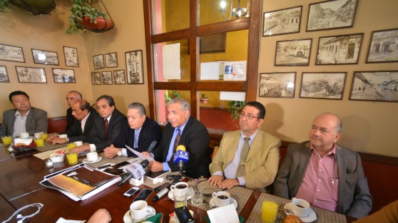 Instituciones incorporadas al Plan Ares (plan veracruzano de exploración y colonización del planeta Marte) dieron a conocer los avances del proyecto, así como los planes de envío de sondas para la exploración de la alta atmósfera y la estrecha colaboración con la Agencia Espacial Mexicana.