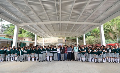 En el marco del programa #AlcaldeEnTuEscuela, el alcalde Américo Zúñiga Martínez entregó en la Primaria Patria, la Telesecundaria José Vasconcelos y el Telebachillerato El Castillo tres domos en beneficio de miles de alumnos, obras que suman más de 2.3 millones de pesos.