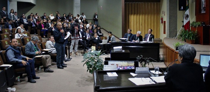 Durante la comparecencia del secretario de Turismo, el diputado del PAN, Sebastián Reyes, llamó pendejo al presidente Enrique Peña, por lo que  la priista Ángela Soto le pidió más respeto. El diputado se disculpó diciendo que a lo mejor era porque venía de Morena.