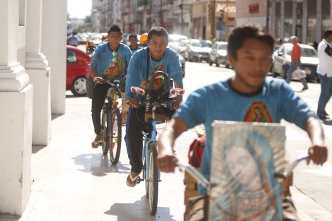 Un grupo de peregrinos católicos mayas, realizaron una procesión que inició en Yucatán y finalizó en la Catedral de Nuestra Señora de la Asunciòn. Los fieles guadalupanos hicieron un recorrido que duró una semana.