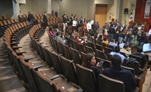 Con el auditorio prácticamente vacío, se llevó a cabo la comparecencia de la Secretaria de Protección Civil Yolanda Baizabal.