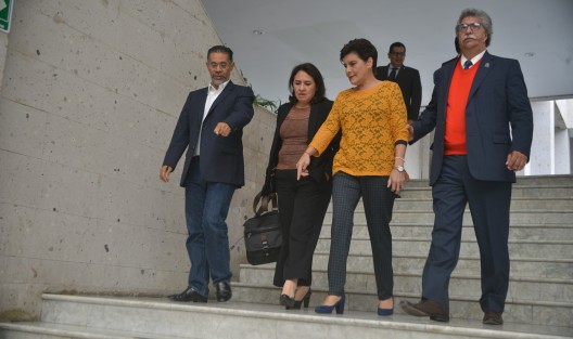 Al parecer, diputados locales aprovecharon la presencia de la Secretaria de Protección Civil, para señalarle algunas zonas de riesgo en el Palacio Legislativo. 