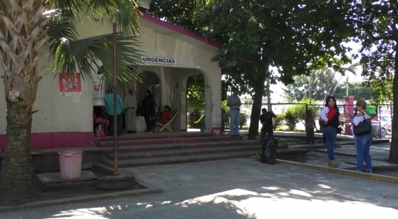 Un indigente falleció en el Hospital Civil de Minatitlán, luego de que la madrugada de este martes un desconocido lo rociara con gasolina y prendiera fuego provocándole lesiones que horas más tarde provocaron su desceso. 