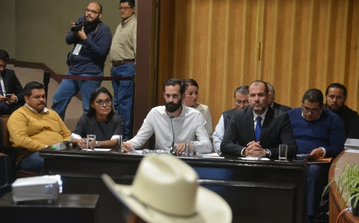 El coordinador de Comunicación Social del Gobierno del Estado de Veracruz, Elías Assad Danini, compareció ante el Congreso local. Destacó la reducción en el presupuesto que maneja esa dependencia, en comparación con administraciones anteriores. De 63 mdp que manejan, únicamente con 3 millones 250 mil pesos, difunden las acciones de Gobierno, con lo que les quedarían 60 mdp. 