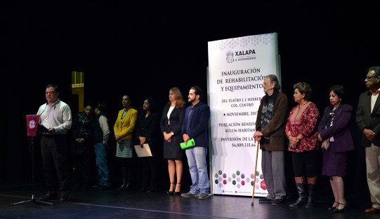 El alcalde Américo Zúñiga, en compañía de funcionario municipales y de varias personalidades del teatro, inauguró la remodelación del Teatro J.J. Herrera, el cual estuvo abandonado por muchos años.