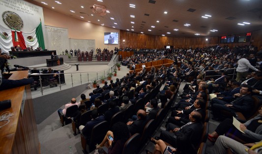 Volvió el circo de la ceremonia de Informe de Gobierno del Gobernador de Veracruz, con todo lo que ello implicaba años atrás, más unos cuantos inconformes. 
