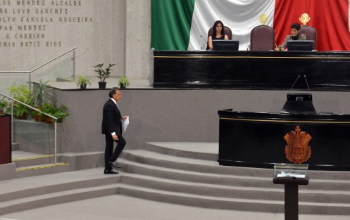 Yunes Linares recordó que fue por petición propia que compareció  ante el Congreso del Estado, además de que aunque suene repetitivo, tiene que seguir hablando del pasado para no hacer lo mismo que ellos.