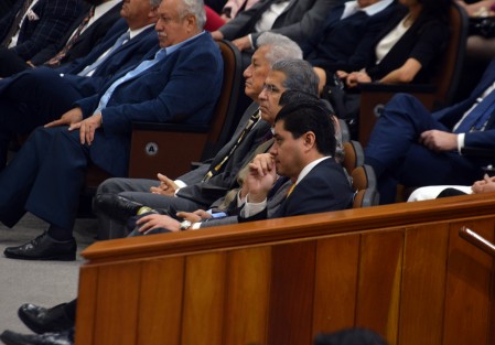 El gobernador Miguel Ángel Yunes Linares compareció ante el Congreso del Estado.