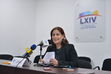 La diputada local del Distrito XXVIII de Minatitlán, Miriam Judith González Sheridan, anunció su separación del Grupo Legislativo de MORENA del Congreso del Estado. Se habría declarado independiente y de ahí se espera anuncie su adhesión al PAN. 