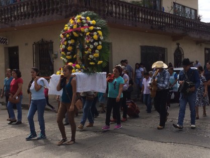 Iniciaron las peregrinaciones en Tlapacoyan, esperan tener un saldo blanco.
