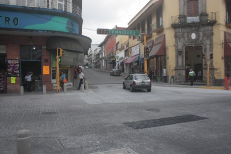 Algunas  de las obras en el Centro Histórico reciben los últimos detalles, otras, todavía necesitan más tiempo. La calle Felipe Carrillo Puerto ya fue abierta a la circulación.
