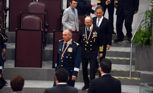 La Sexagésima Cuarta Legislatura del Honorable Congreso del Estado de Veracruz entregó la medalla  y diploma “Adolfo Ruiz Cortines 2017” a las Secretarías de Marina (SEMAR) y de la Defensa Nacional (SEDENA), por su compromiso con el pueblo de México y particularmente con los veracruzanos. 