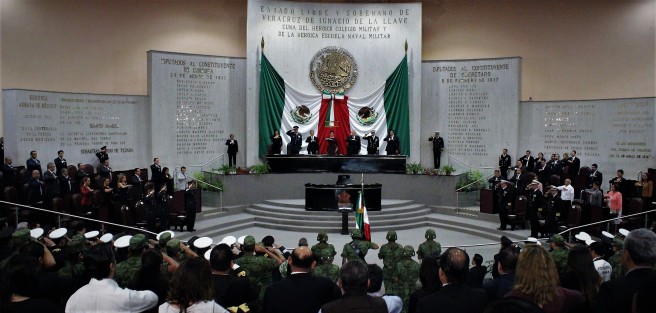 La Sexagésima Cuarta Legislatura del Honorable Congreso del Estado de Veracruz entregó la medalla y diploma Adolfo Ruiz Cortines 2017 a las Secretarías de Marina (SEMAR) y de la Defensa Nacional (SEDENA), por su compromiso con el pueblo de México y particularmente con los veracruzanos. 