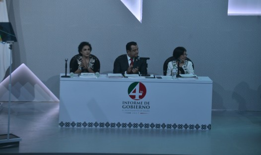 El alcalde de Xalapa, Américo Zúñiga, rindió su Cuarto informe de Gobierno, en el Teatro Díaz Mirón, el cual recién fue inaugurado.
