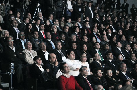 Líderes de agrupaciones priistas como Tomás Tejeda de la CROC, Samuel Aguirre, de  Antorcha Campesina; Carlos Brito, y exalcaldes como Manolo Fernández acompañaron a Américo Zúñiga.