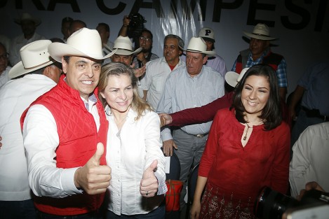 La reunión cenecista congregó a varios actores políticos priistas.