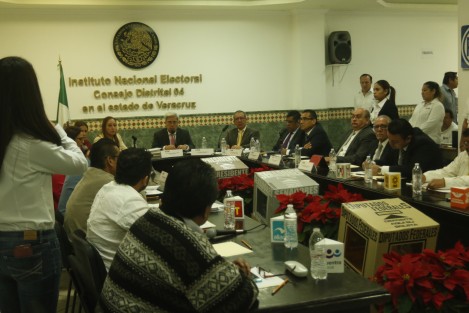Este viernes se instaló el Consejo Distrital Número IV, en la ciudad de Veracruz,  para la elección federal de diputados, senadores y presidente de la república. Este día iniciaron la primer sesión.