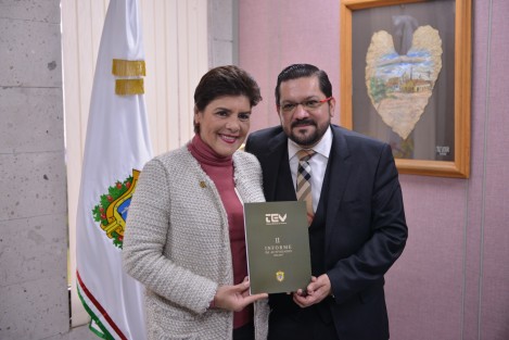 La presidenta de la Mesa Directiva, diputada María Elisa Manterola Sainz, a nombre de la LXIV Legislatura de Veracruz, recibió del magistrado presidente, Roberto Eduardo Sigala Aguilar, el Segundo Informe de Labores del Tribunal Electoral del Estado de Veracruz (TEV), con lo que se da cumplimiento legal a esta disposición.