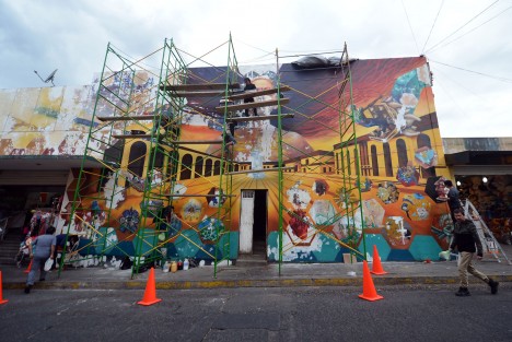 Debido al grave deterioro que presentaba el mural Madre Tierra, pintado en la fachada del Mercado Jáuregui, el Ayuntamiento de Xalapa, en coordinación con el Estudio de Artes Emmanuel Cruz, inició la restauración y recreación de esta emblemática obra plasmada en vida por el artista Emmanuel Cruz. 
