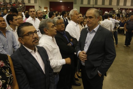 Se llevó a cabo el 4 informe de gobierno del alcalde Boca del Río, Miguel Ángel Yunes Márquez. Políticos, empresarios, funcionarios del gobierno estatal e invitados acudieron al evento. 
