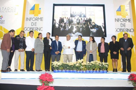 En sesión solemne de cabildo, el presidente municipal Marcos Romero Sánchez rindió su Cuarto y Último Informe de Gobierno, como alcalde de Papantla.
