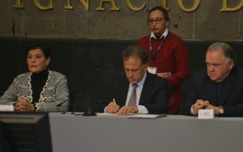 Yunes Linares también afirmó que los municipios sin Policías Municipales se habían desentendido del rubro de seguridad, por lo que no estaban ya aportando recursos para ello.  