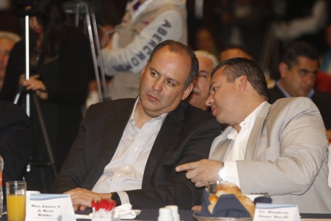 El presidente nacional de COPARMEX, Gustavo de Hoyos, asistió al desayuno mensual de los socios de esta cámara empresarial. 