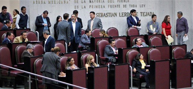 El Pleno de la LXIV Legislatura de Veracruz aprobó los decretos por el que se expide la convocatoria a elección extraordinaria para los ayuntamientos de Camarón de Tejeda, Emiliano Zapata y Sayula de Alemán, lo anterior ante la nulidad de las elecciones por parte de las instancias federales en la materia; se realizarán el 18 de marzo de 2018. 