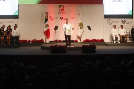 El alcalde de Veracruz, Ramón Poo Gil rindió su cuarto y último informe de la actual administración municipal, en donde destacó los resultados en materia de infraestructura, fomento al empleo, becas, seguridad, sustentabilidad, vivienda, Centro Histórico e igualdad de género. 