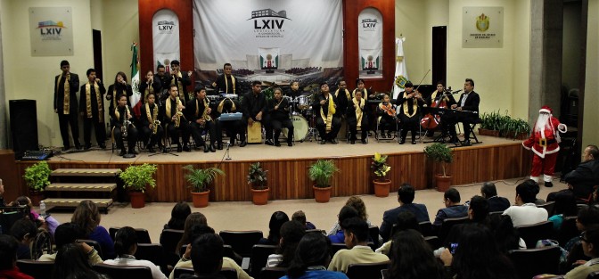 En el Auditorio Sebastián Lerdo de Tejada del  Palacio Legislativo se llevó a cabo el concierto navideño de  la Orquesta Sinfónica Inclusiva de Veracruz. 

 

Durante el concierto entonaron diferentes melodías, principalmente boleros mexicanos ya que uno de sus objetivos es preservar la cultura musical de México. 