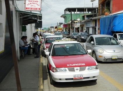 Taxistas mantendrán tarifas en beneficio de usuarios del municipio de Tlapacoyan.
