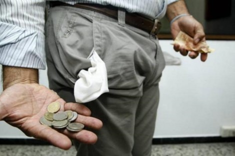  Sueldos no alcanzan para festejos decembrinos debido a que muchas personas esperan poder pagar sus deudas a fin de año.
