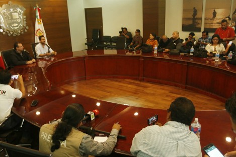 Los alcaldes de Boca del Río, Miguel Ángel Yunes Márquez, en funciones, y Humberto Alonso Morelli, electo, ofrecieron una rueda de prensa donde  anunciaron la rehabilitación de la avenida Urano,  que iniciará en el primer trimestre del 2018 y llevará alrededor de ocho meses, con una inversión de 200 mdp.