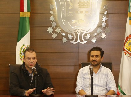 Los alcaldes de Boca del Río, Miguel Ángel Yunes Márquez, en funciones, y Humberto Alonso Morelli, electo, ofrecieron una rueda de prensa donde  anunciaron la rehabilitación de la avenida Urano,  que iniciará en el primer trimestre del 2018 y llevará alrededor de ocho meses, con una inversión de 200 mdp.