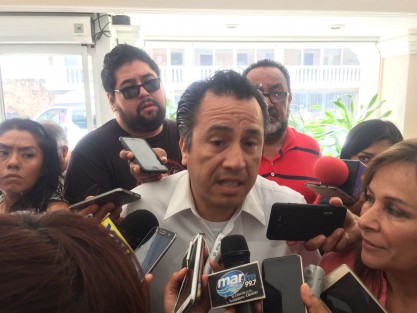 El diputado federal Cuitláhuac García Jiménez, informó que será el próximo 2 de enero cuando se registre como aspirante a la candidatura de MORENA a la gubernatura. Actualmente presentó ante el Congreso un documento para solicitar licencia a su cargo.