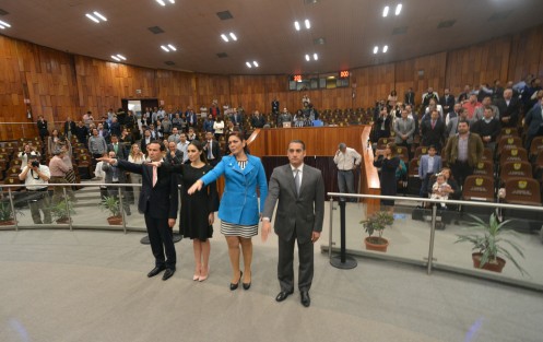 Luego de ser avalado su nombramiento por 37 votos a favor y 10 en contra, Pedro García Montañez, Estrella Alhely Iglesias Gutiérrez, Luisa Samaniego Ramírez y Roberto Alejandro Pérez Gutiérrez rindieron protesta como magistrados del Tribunal Estatal de Justicia Administrativa.