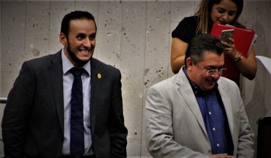 De lo más discutido en la sesión de el martes en el Congreso del Estado fue la ley interna para sancionar a diputados ue no  permanezcan en sus curules o estén distraidos. 